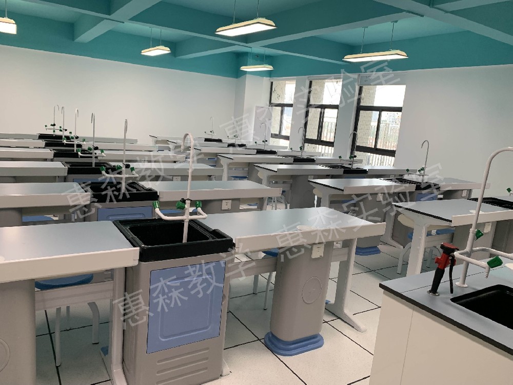 进入化学实验室的注意事项有哪些？